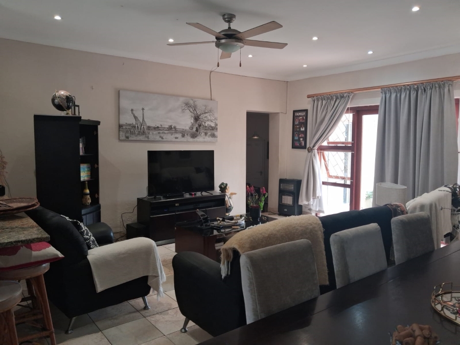 To Let 3 Bedroom Property for Rent in Chiselhurst Eastern Cape